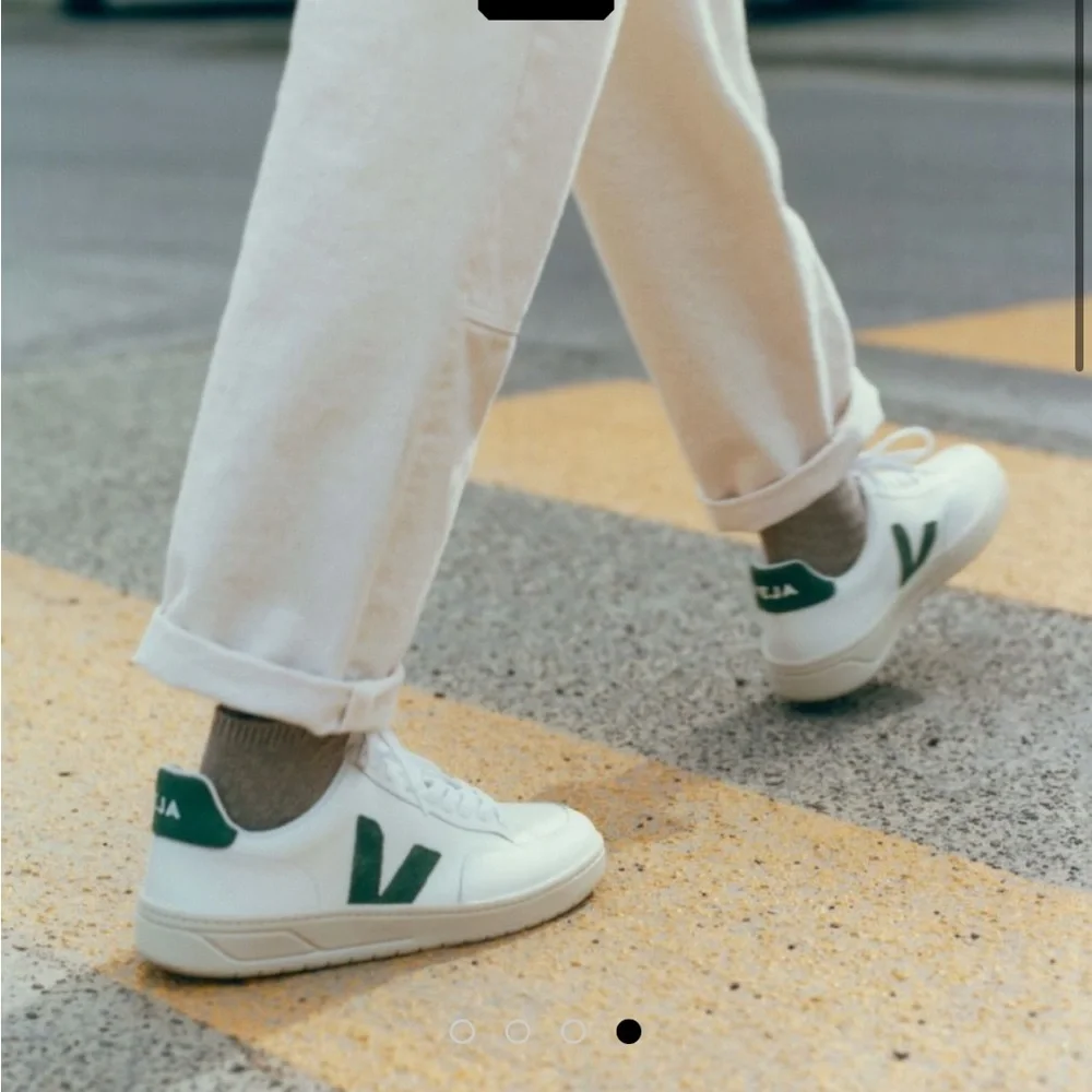 Vega V-12 leather white cypress - Picture 2 of 7